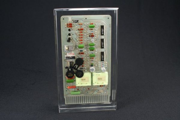 Lucite Product Embedment